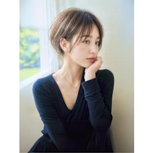 大人可愛い ひし形ショートボブ 小顔カットヘルシースタイル