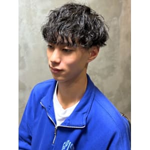 波巻きパーマ　ミニマッシュ　刈り上げショート　爽やか