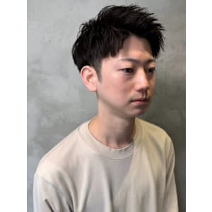 アップバング　ツーブロック　爽やかショート　サイドパート