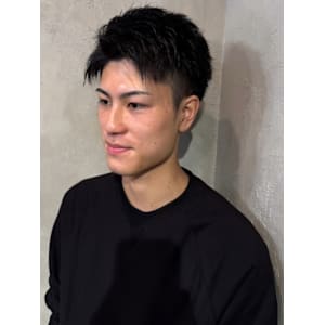 ツーブロックショート　束感　簡単スタイリング　黒髪ショート