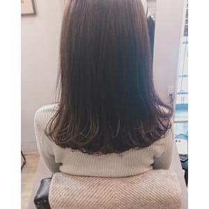 ミディアムレイヤー×アッシュブラウン