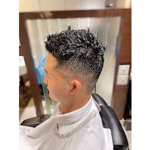 くせ毛ショート/フェード/ツーブロック刈り上げ