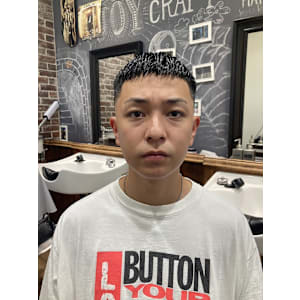 クロップ　スキンフェード