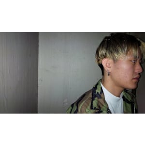 センターパートマッシュ