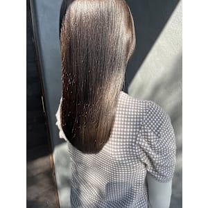 カーキブラウン