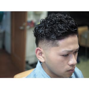 ショートハードパーマスタイル