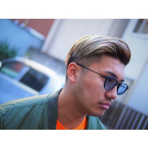 ツーブロックフェード×サイドバックスタイル