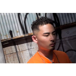 フェード×ハードパーマスタイル