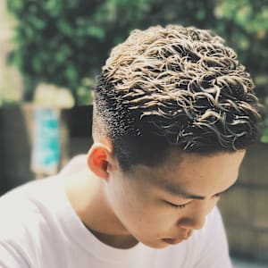 フェード×ハイブリーチ×ハードパーマ