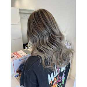 バレイヤージュ＊グレージュ - K&K  ブリーチ/ダブルカラー/プルエクステ/縮毛矯正/髪質改善【ケイアンドケイ  ブリーチ ダブルカラー プルエクステ シュクモウキョウセイ カミシツカイゼン】掲載中