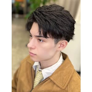 メンズ　短髪　ショートツーブロック　束感　刈り上げ　前髪