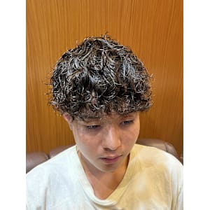 銀座　理容室　テーパーフェード　パーマスタイル