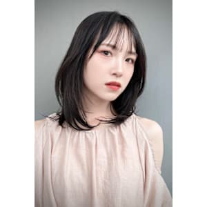 韓国風ミディアムヘア　くびれミディ　レイヤーカット　ボブルフ