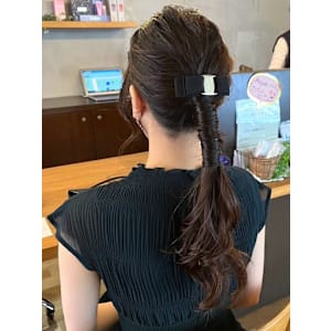 タイトポニー　バレッタアレンジ　ゆる巻き　結婚式アレンジ