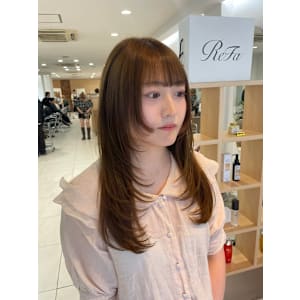 オリーブベージュ×レイヤーカット