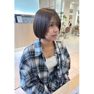  ボブ×顔周りレイヤー