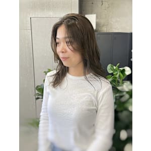 秋にオススメ◎オリーブグレージュカラー