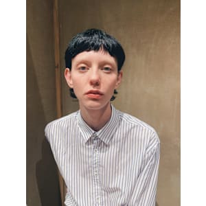 オン眉ショート