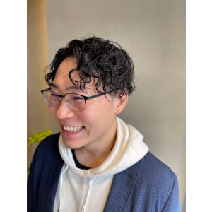 スパイラルパーマ　スタイル