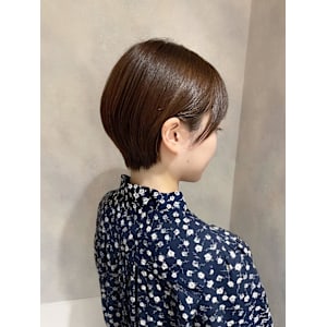 秋冬カラー×ひし形ショート×前髪あり×丸み×横浜×30代
