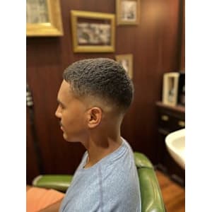 刈り上げフェードカット