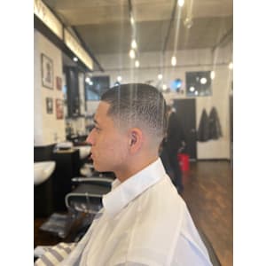 刈り上げフェードカット