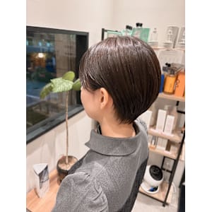 コンパクトショートヘア