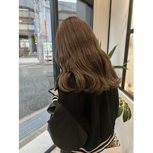 イエローベージュ