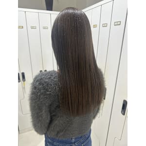 ブラウンカラー顔まわり