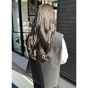 ダークブラウン