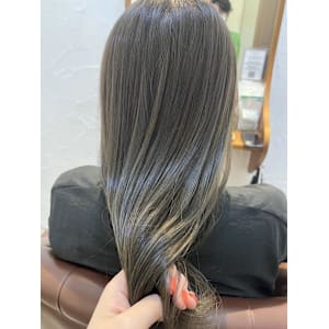 カーキグレージュ