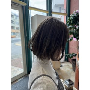 ふんわりボブ×シルバーカラー/Ju