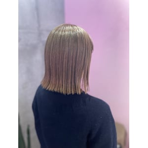 ベージュカラー