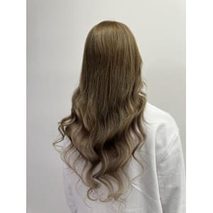 ベージュ×ホワイトハイライト