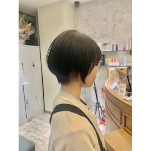 暗髪ナチュラルショート