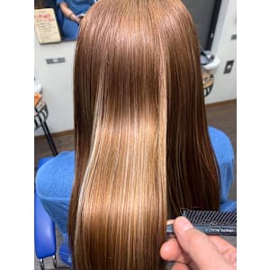 〈縮毛矯正〉手で乾かすだけ　サラサラストレート