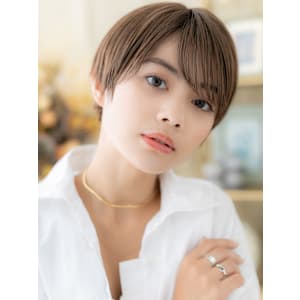 アシンメトリーナチュラルマッシュショート　フェザーショート