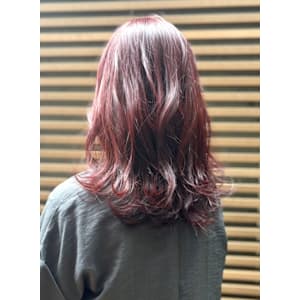 深みボルドーワインレッドブラウン赤髪大人女子秋カラーうるツヤ