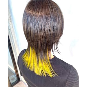 イエロー、黄色、襟足ブリーチ、部分カラー、ウルフ