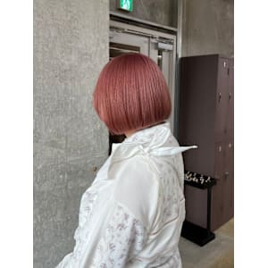 ピンクベージュ