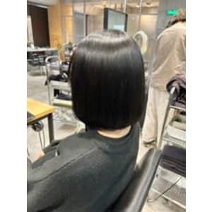 ティアラ縮毛矯正、ボブスタイル【担当　江口】