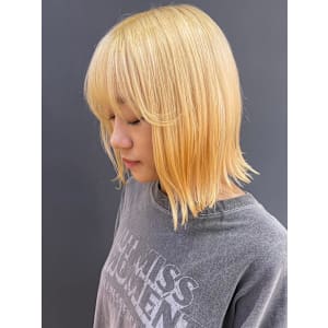 ブリーチカラー　ハイトーンボブ　小顔バング　抜きっぱなし
