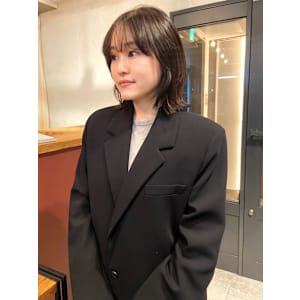 外ハネボブ　くびれヘア　シースルーバング　ブラウンベージュ