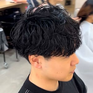 波巻きスパイラルパーマ　緩めツイストスパイラル　メンズカット