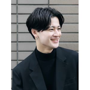 30代40代メンズ毛流れセンターパートハンサムショート