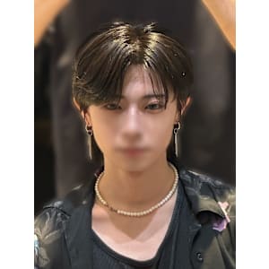 韓国ヘア シースルーセンターパート カルマパーマ コンマヘア