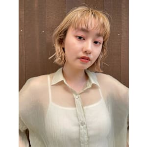 ボブ/ハイトーン/くびれ巻き