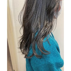 暗めグレー×顔周りレイヤー