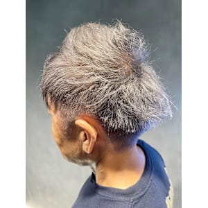 シルバーグレイ/グレイ/シルバー/白髪ぼかし - Aco【アコ】掲載中