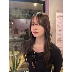 オリーブグレージュ